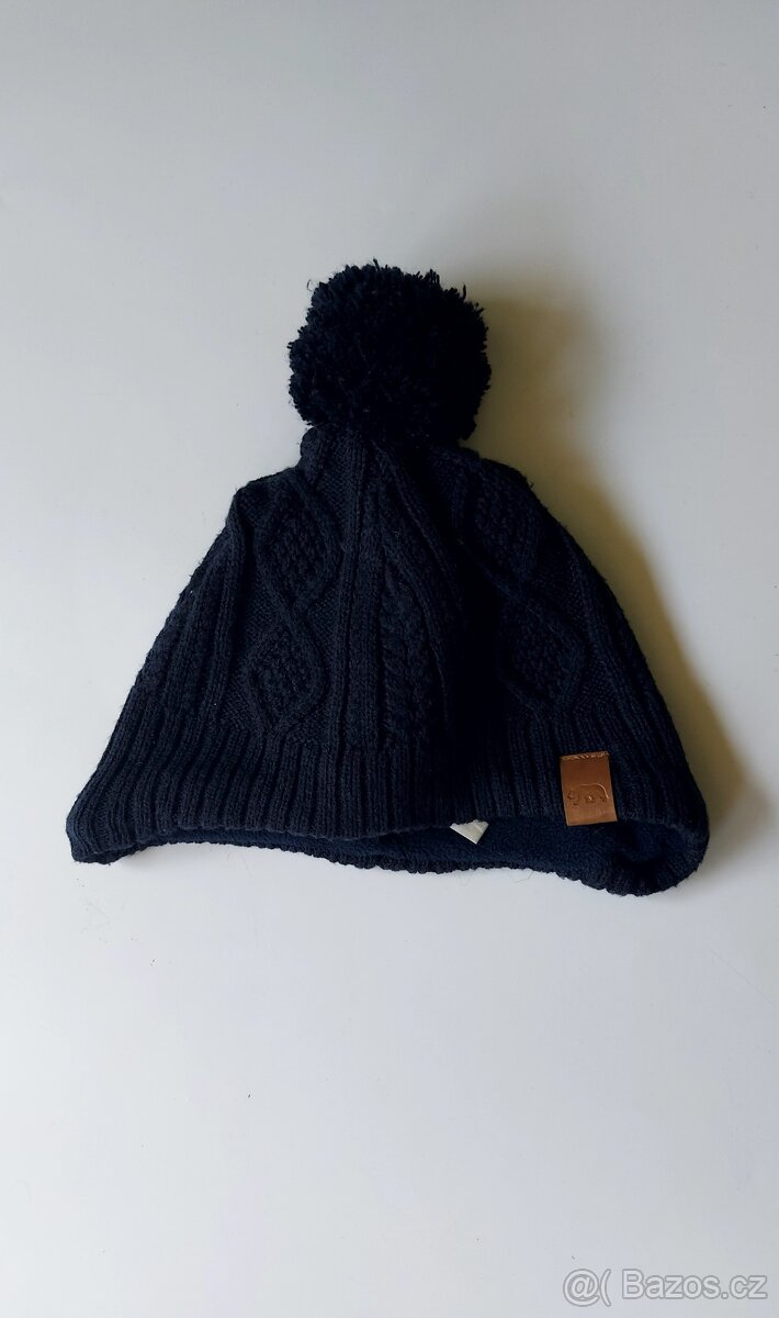 Teplá tmavě modrá čepička pro chlapečka H&M