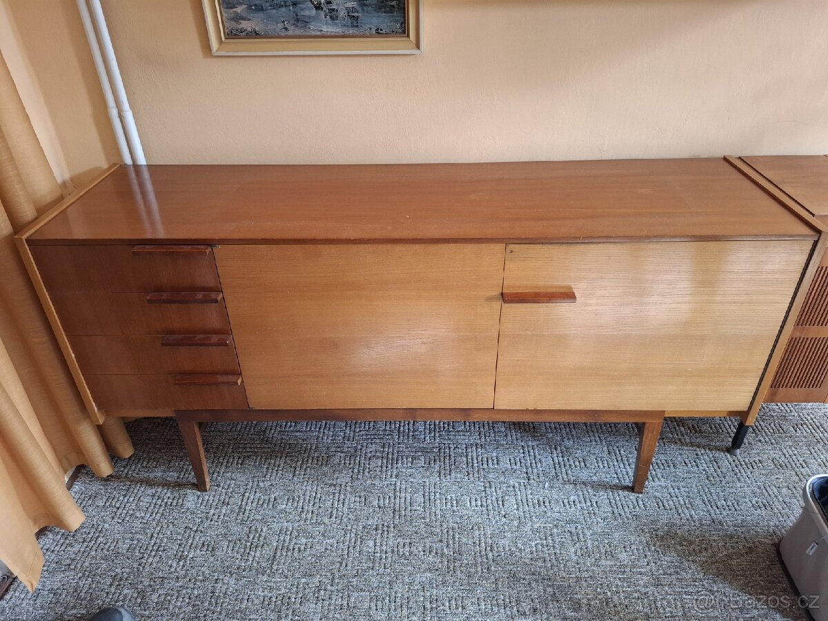 Retro komoda / sideboard – 60. léta, rozměr 160 × 45 cm