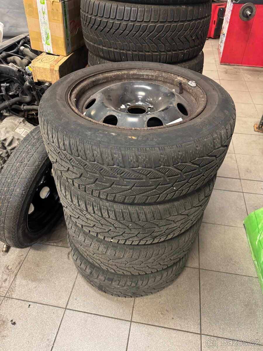 Sada disků s pneu - Zimní 215/55R16