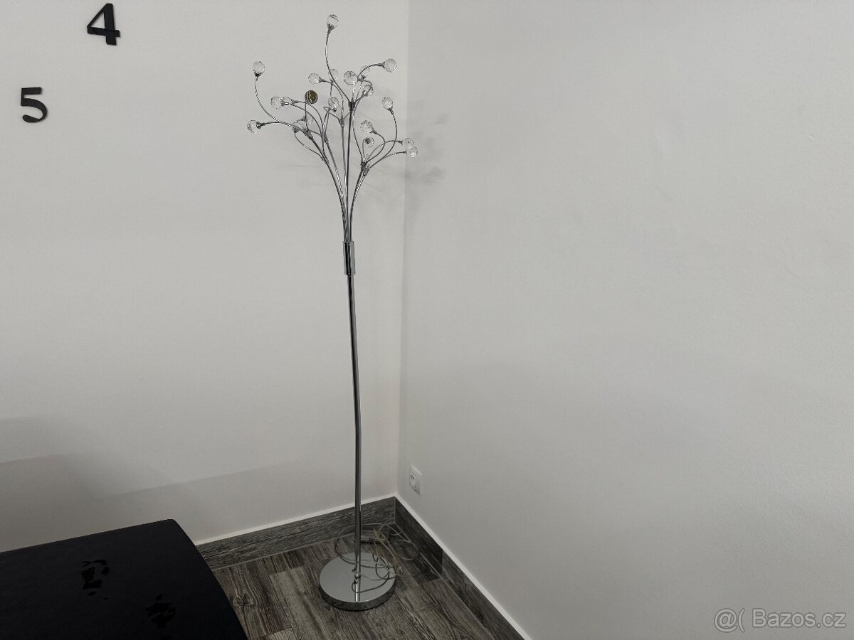 Stojací lampa
