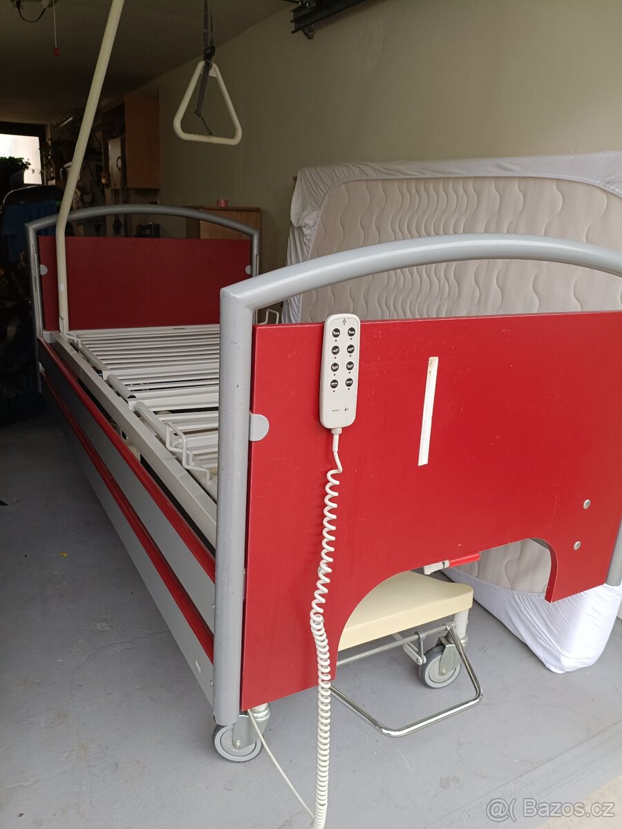 zdravotní polohovací postel