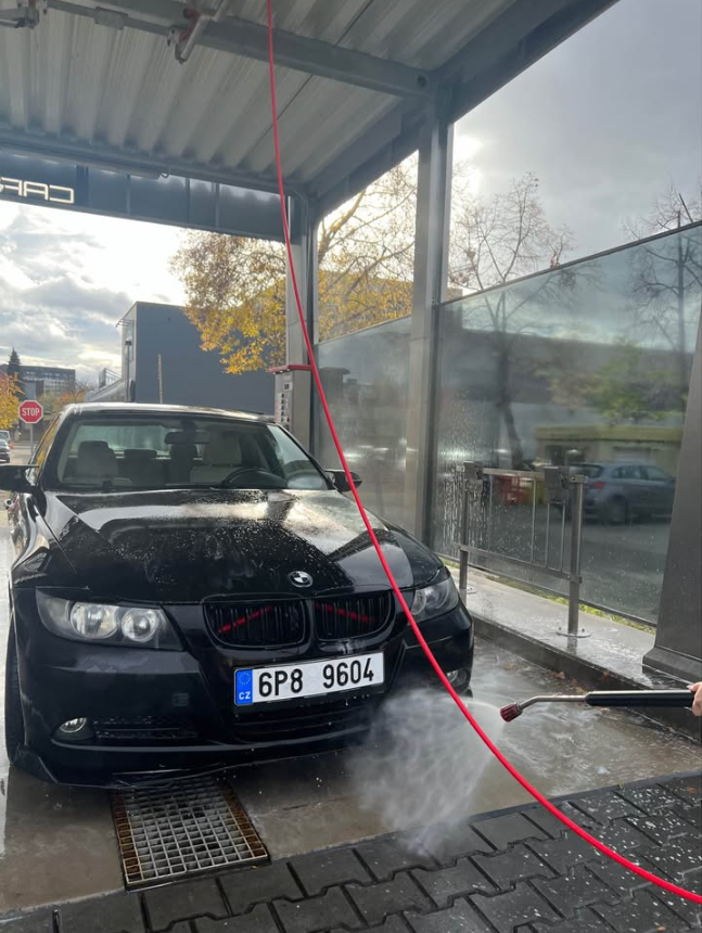 BMW E90 320i 110KW
