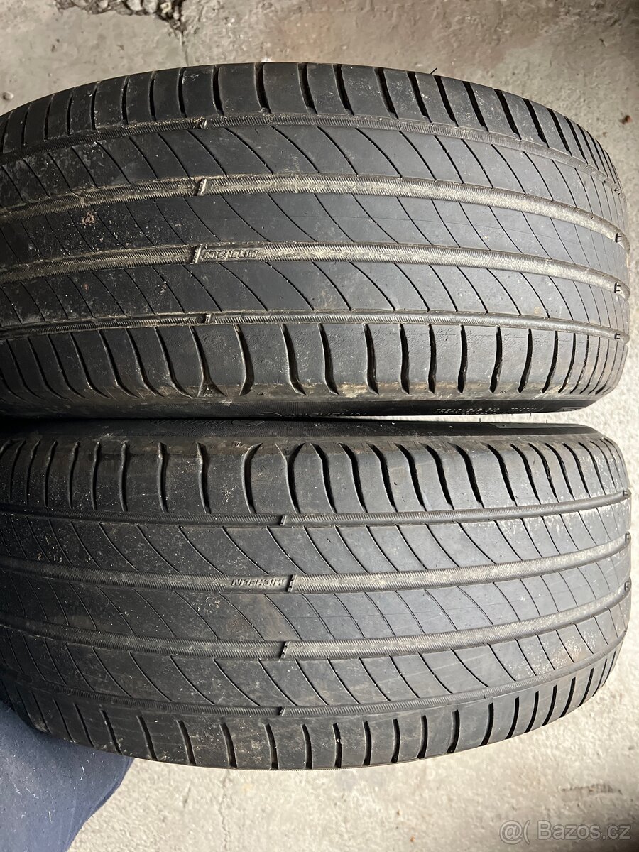 2x letni pneu 215/55/17 Michelin