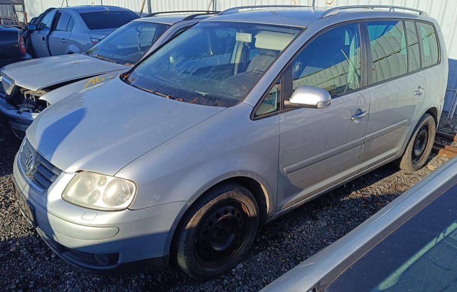 ND z VW Touran 1896.cm3 77.kw nafta r.v.2005 (K17)