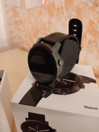 Chytré hodinky TicWatch E3