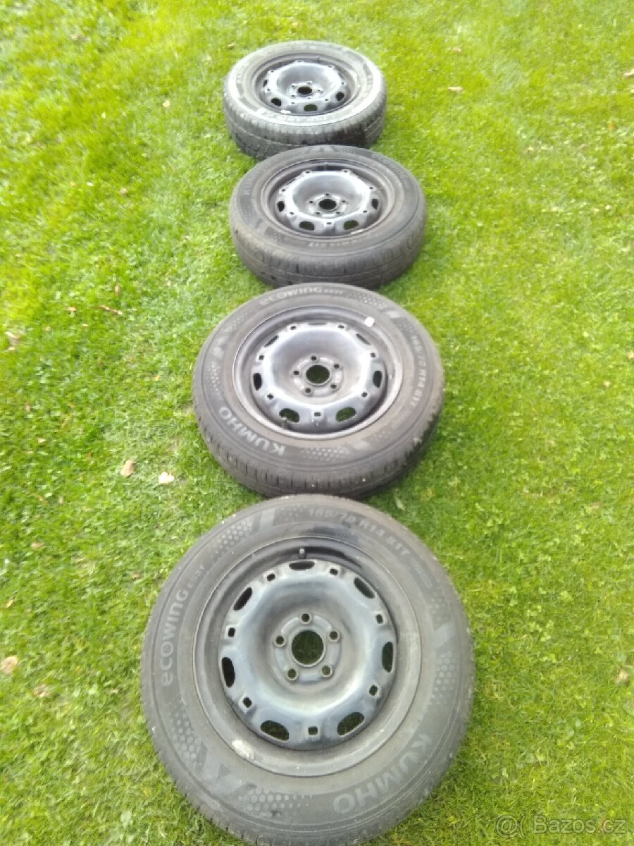 Škoda fabia 1 pneu s disky 4 x