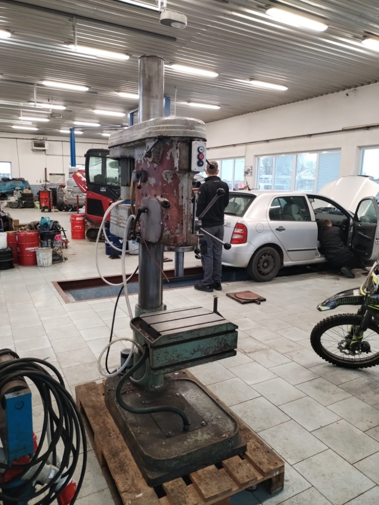 Sloupová vrtačka VS 32 A