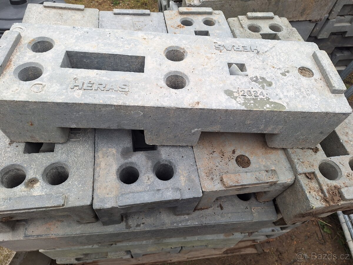 Patky pod mobilní oplocení