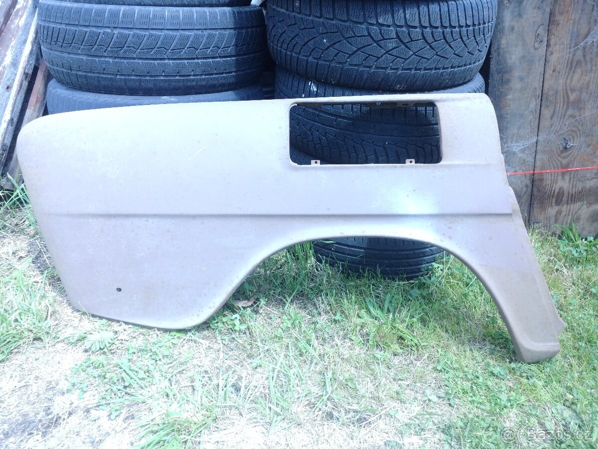 Zadní blatník Škoda 100