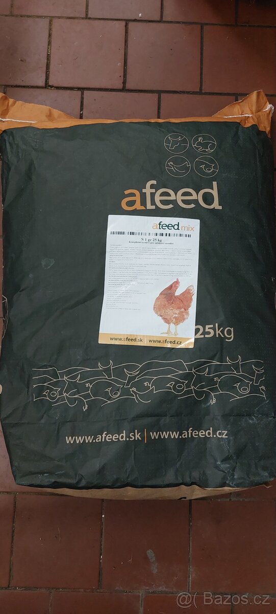 Krmivo granule pro slepice