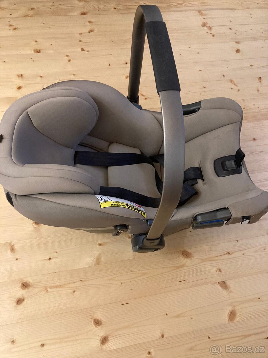 Autosedačka-vajíčko