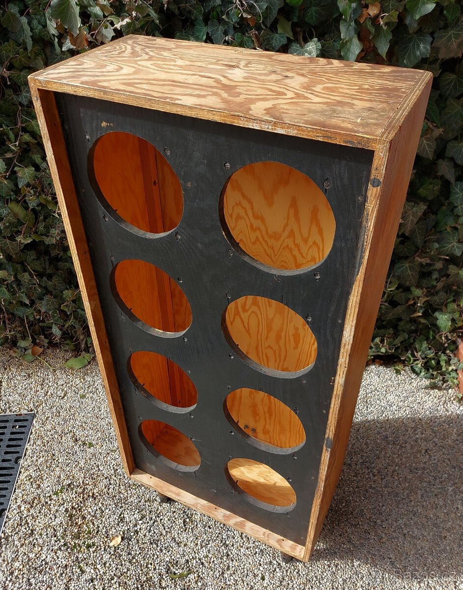 8 ks reproduktorú Tesla ARO 667 + překližkový box 8 x 8"