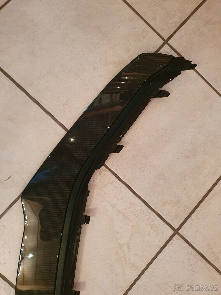 Audi R8 přední spoiler karbonový přední 4S0807061D spoiler r