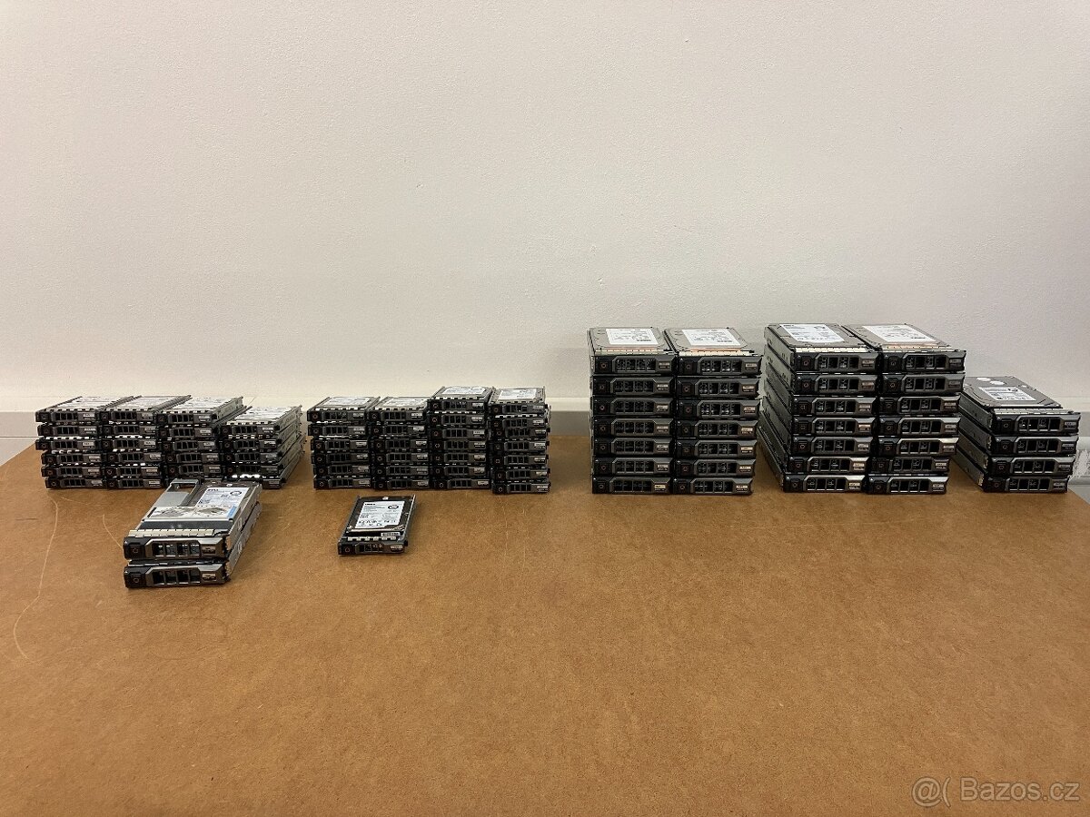Pevné disky HDD SAS - větší množství