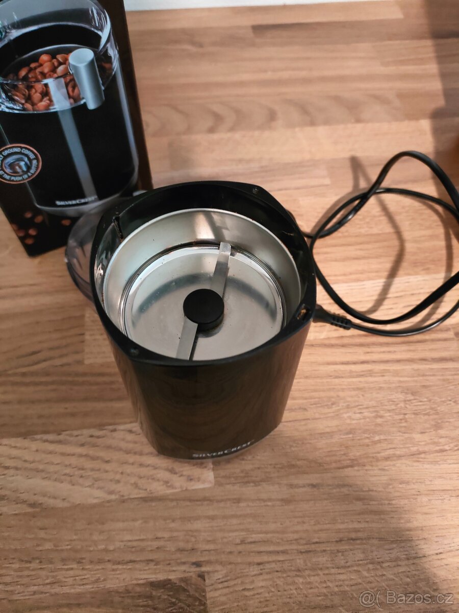 Mlýnek na kávu