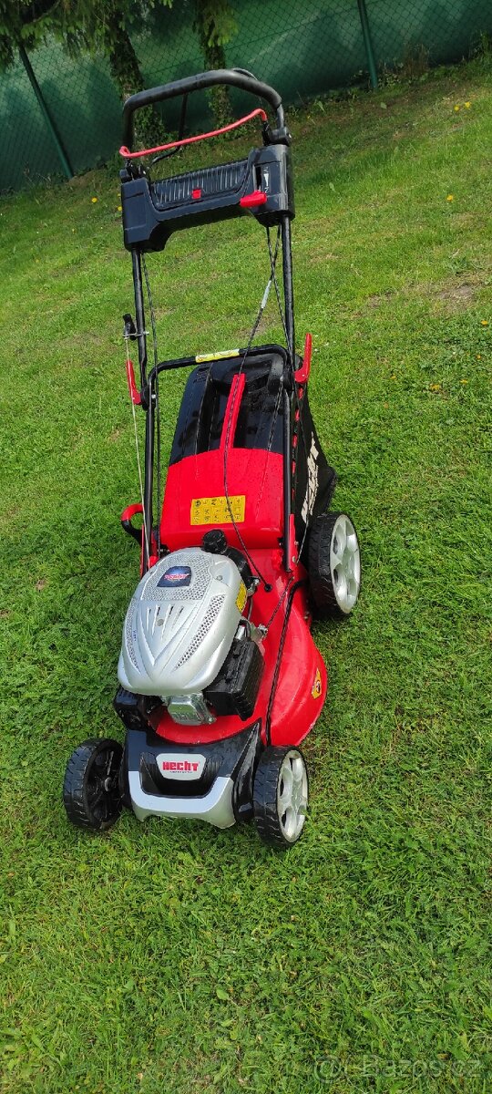 Benzínová sekačka HECHT s pojezdem 548sx