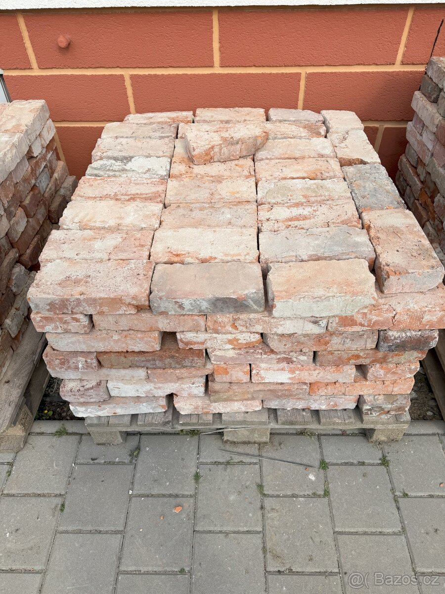 Prodám cihly 4x paleta