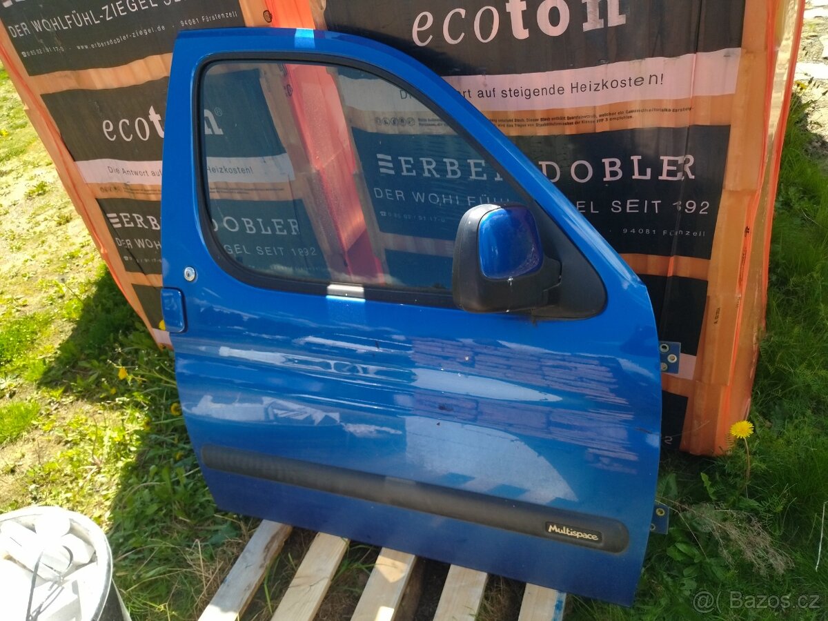 Berlingo pravé přední dveře komplet