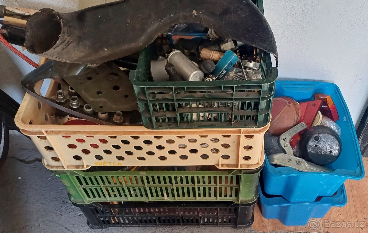Úklid garáže Tatra Uaz Škoda