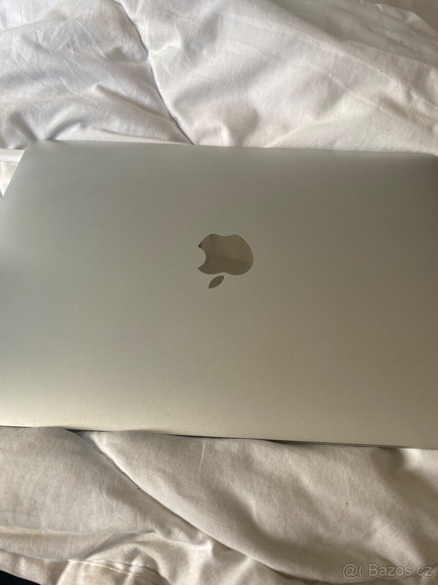 MACBOOK