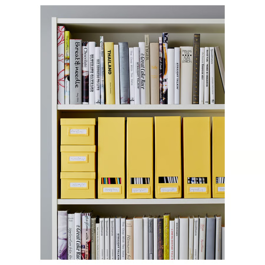 Bily IKEA knihovna