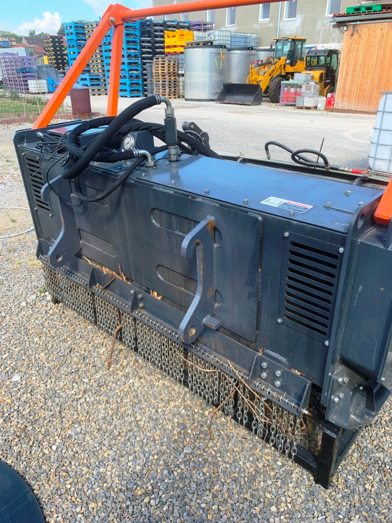 Příslušenství k  Nakladačům -Mulcher S2000