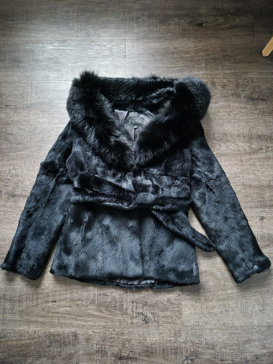 Dámský krátký kožich z pravé kožešiny