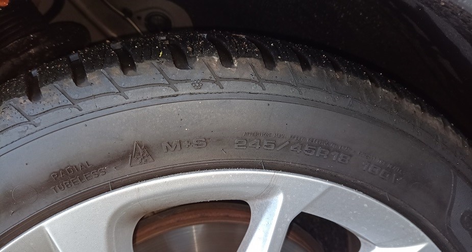 Pneumatiky 245 / 45 R18