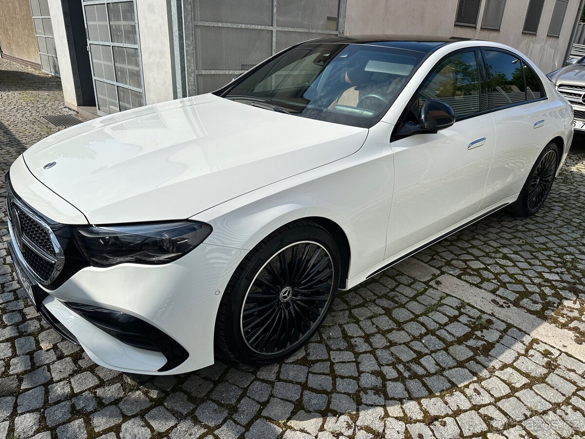 Mercedes E-220d 4-Matic AMG + Exclusive stav nového 4D
