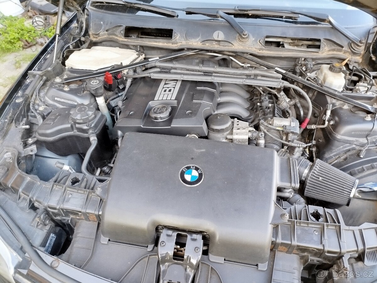 BMW 120i 3 dveře