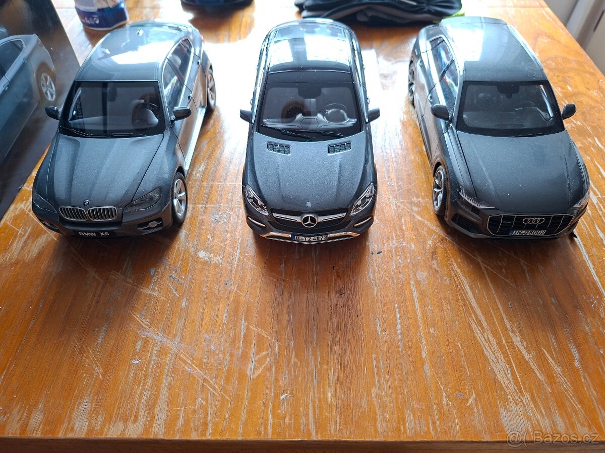 1:18 SUV