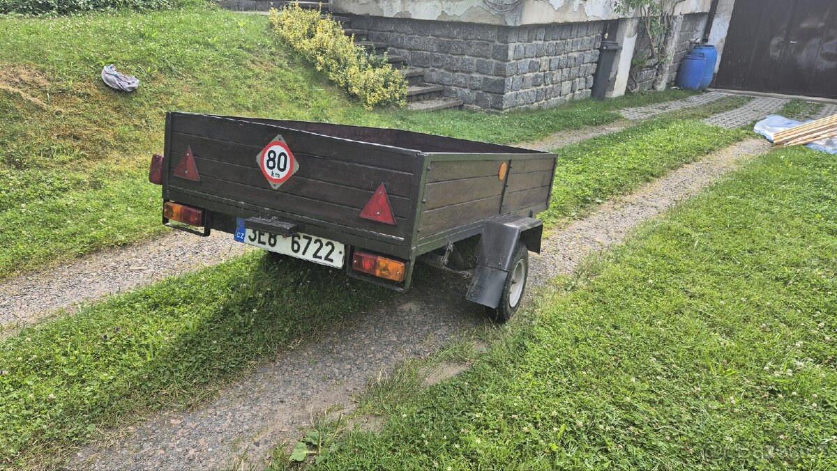 Přívěsný vozík