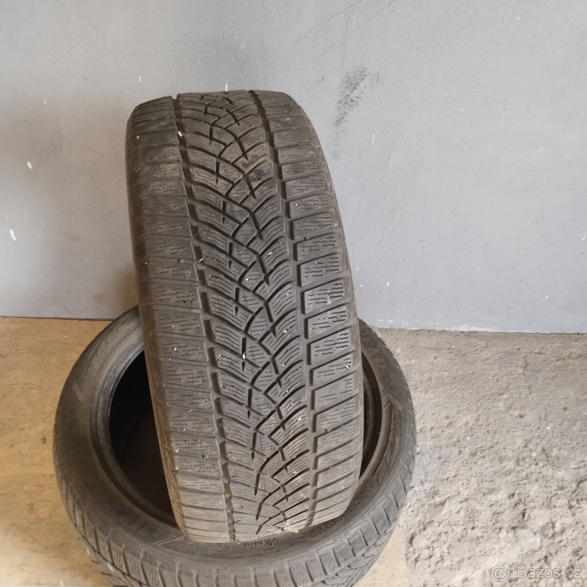 Zimní pneumatiky 235/45/18