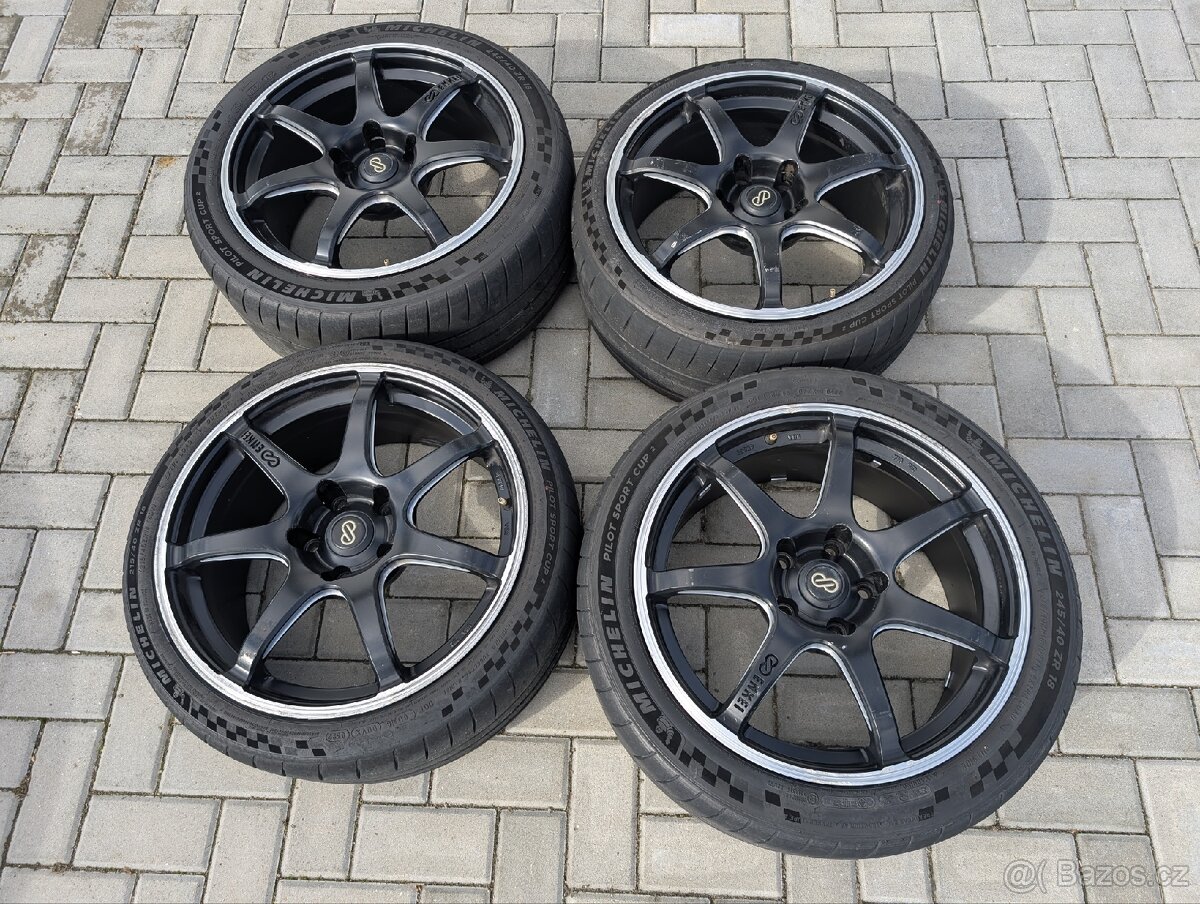 Kola Enkei s pneumatikami Michelin CUP 2