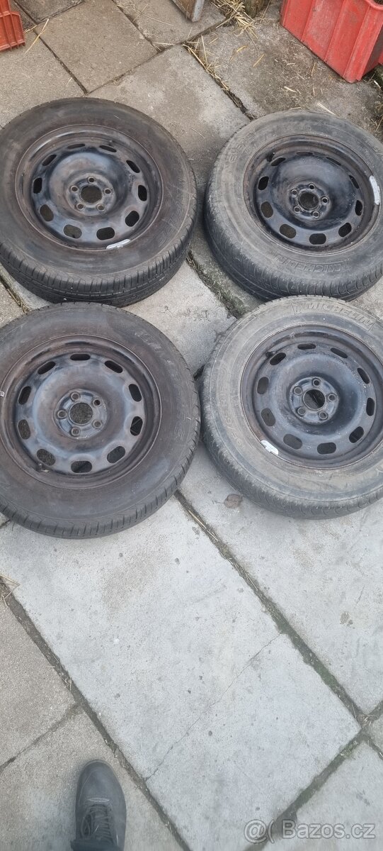Original plechový disk 6Jx15 s letnimi pneu