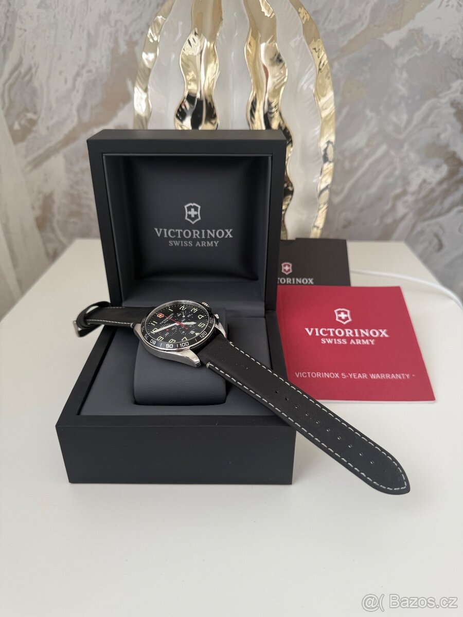 Pánské hodinky VICTORINOX FIELDFORCE CHRONO 241852