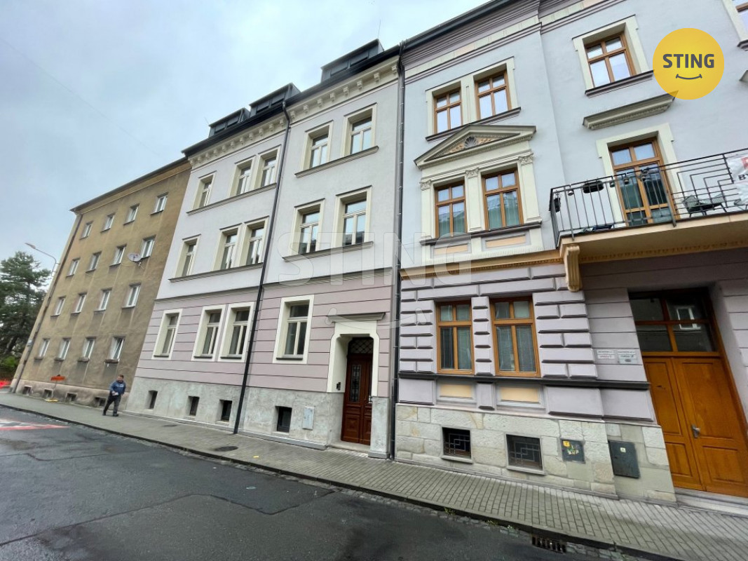 Pronájem nadstandartního bytu 5+kk v centru Českého , 133700