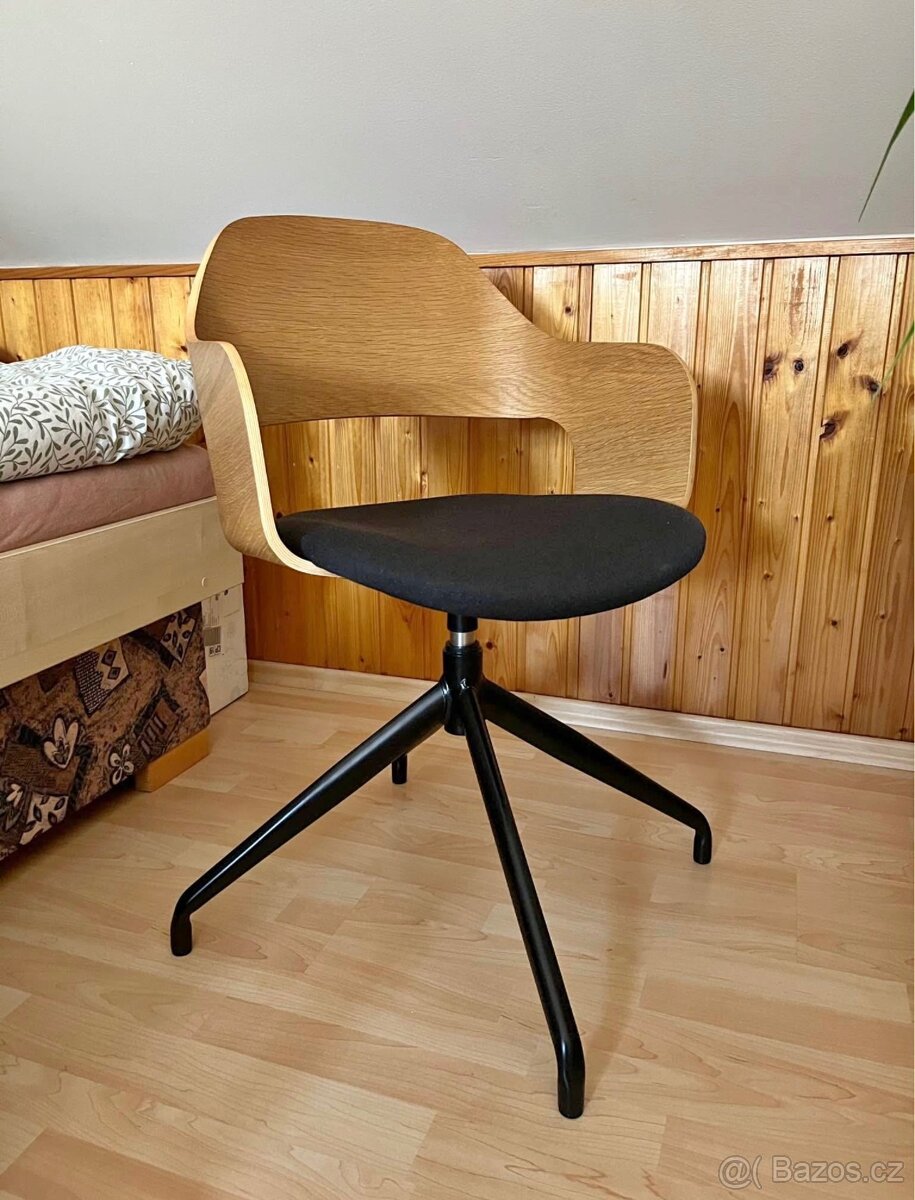 Designove kancelarske kreslo