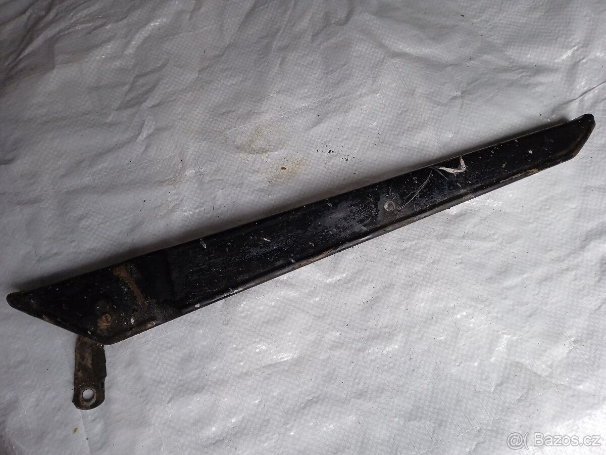 Kryt řetězu Jawa Mustang