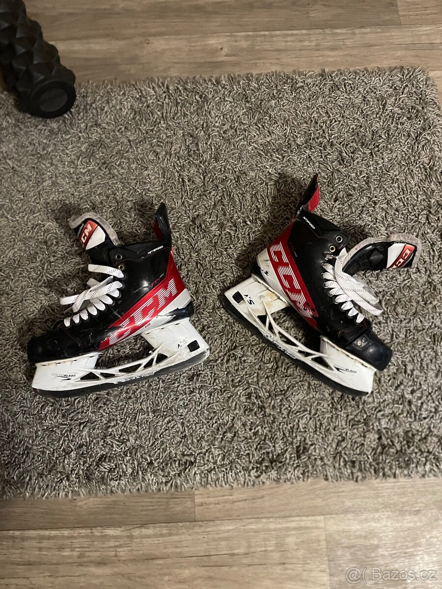 Hokejové Brusle ccm ftpro 4