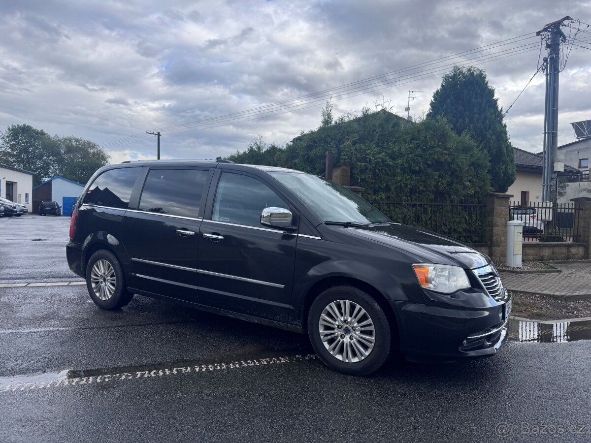 Lancia Voyager 3,6 Platinum LPG 2x DVD ČR 2013 TOP AUTO