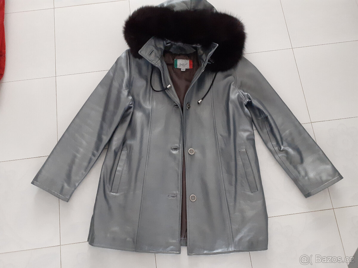 Kožená dámská zateplená bunda s kapucí vel. M