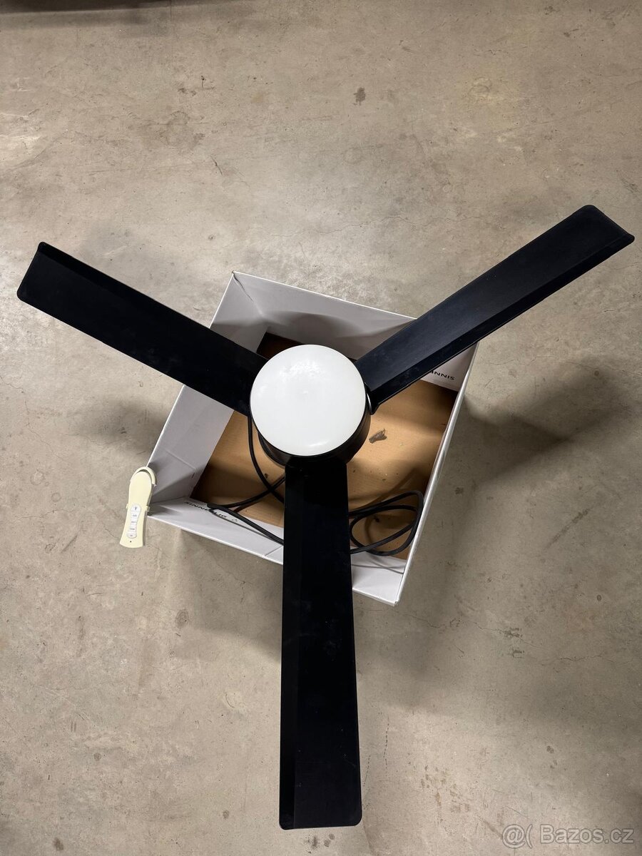 Stropní ventilátor se světlem na dálkové ovládání