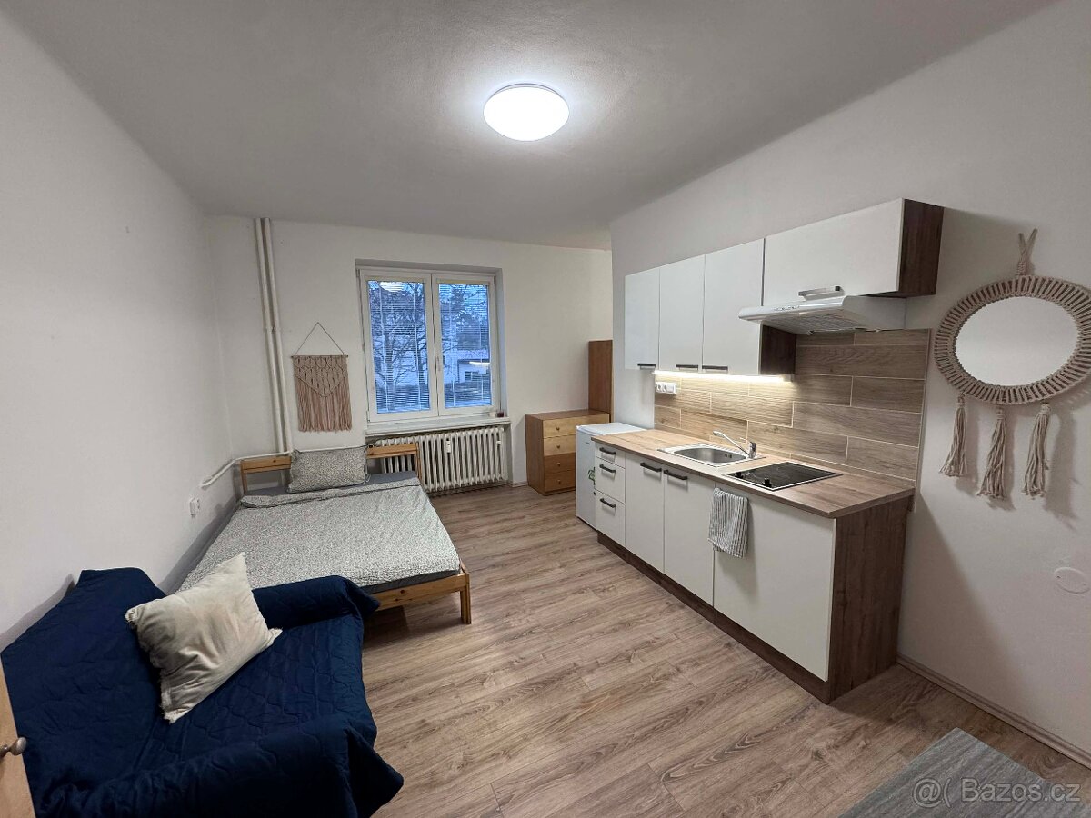 Pronájem bytu 1+kk 22 m² tř. Míru, Olomouc - Neředín