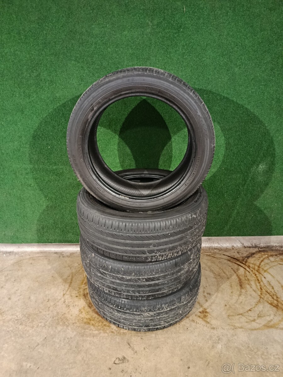 4ks letni 215/50/18 Toyo