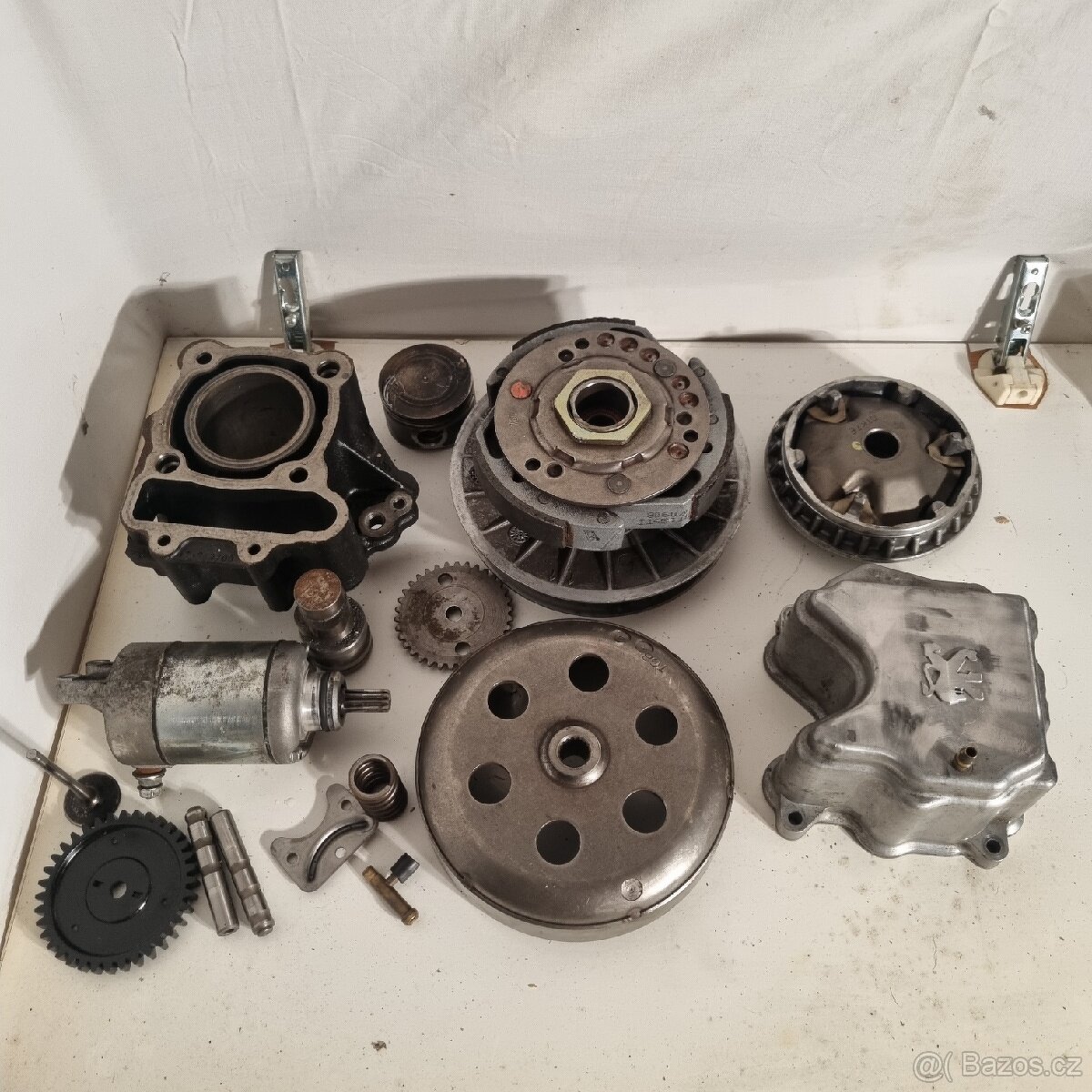 Motorové díly Peugeot Satelis 125 compressor