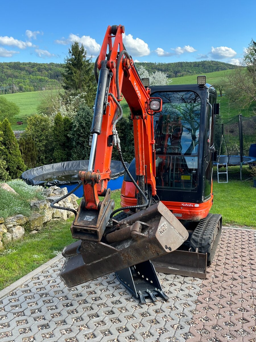 minibagr KUBOTA U20-3EU / 2015 / nulová otoč