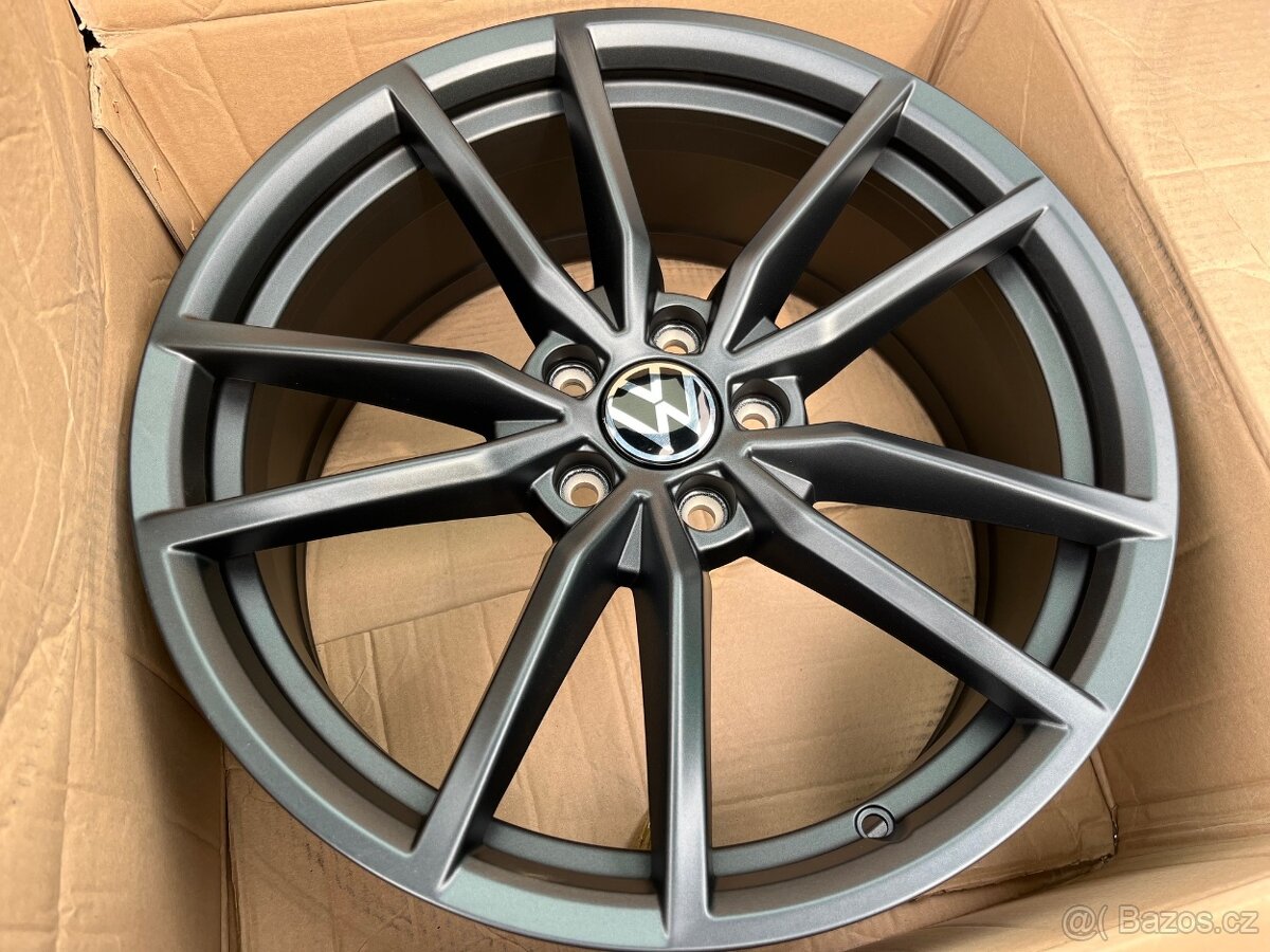 VW PASSAT 19" PRETORIA nové, originál
