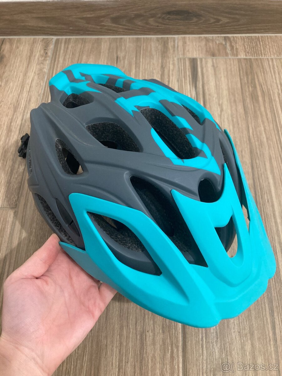 Helma Kelly’s dare aqua