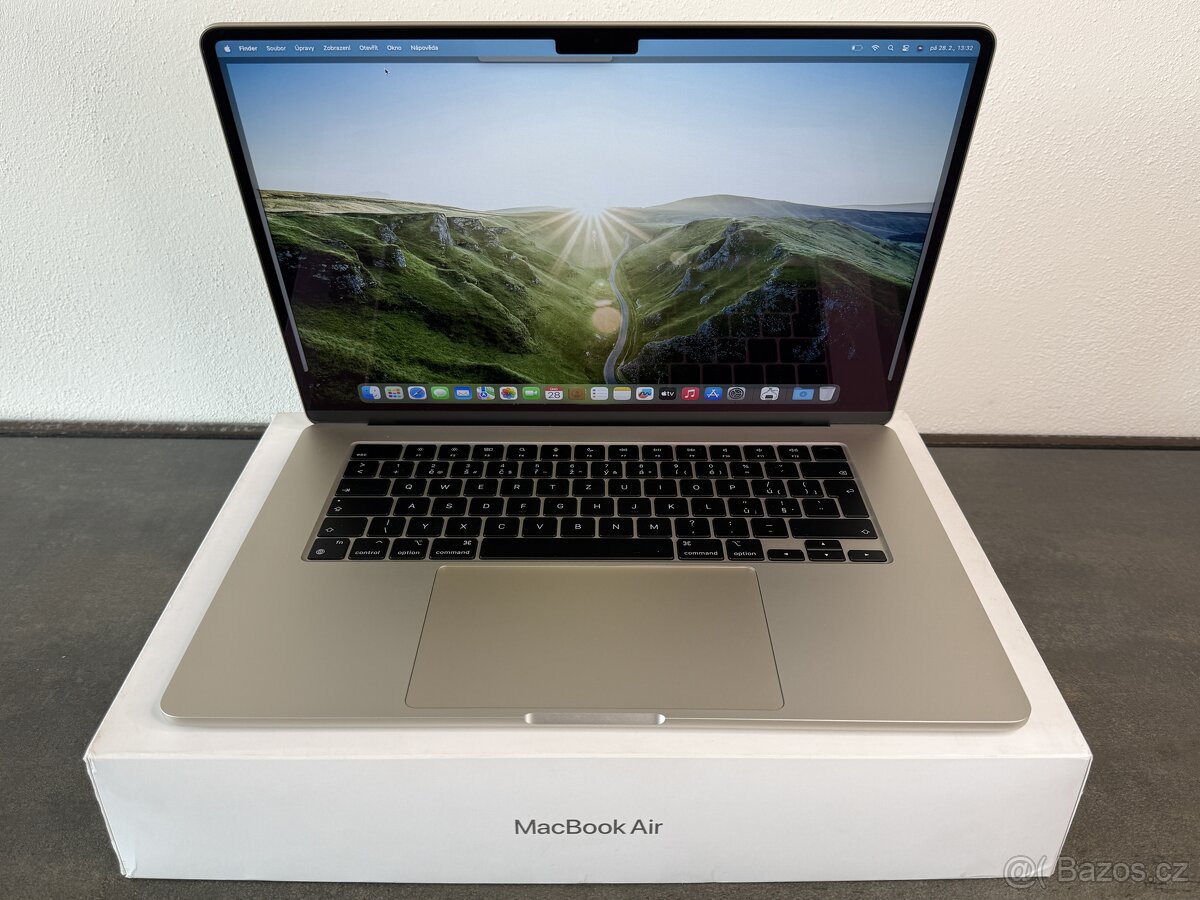 MacBook Air 15'' 2024 / M3 / 8GB / 256GB / Starlight / Kom